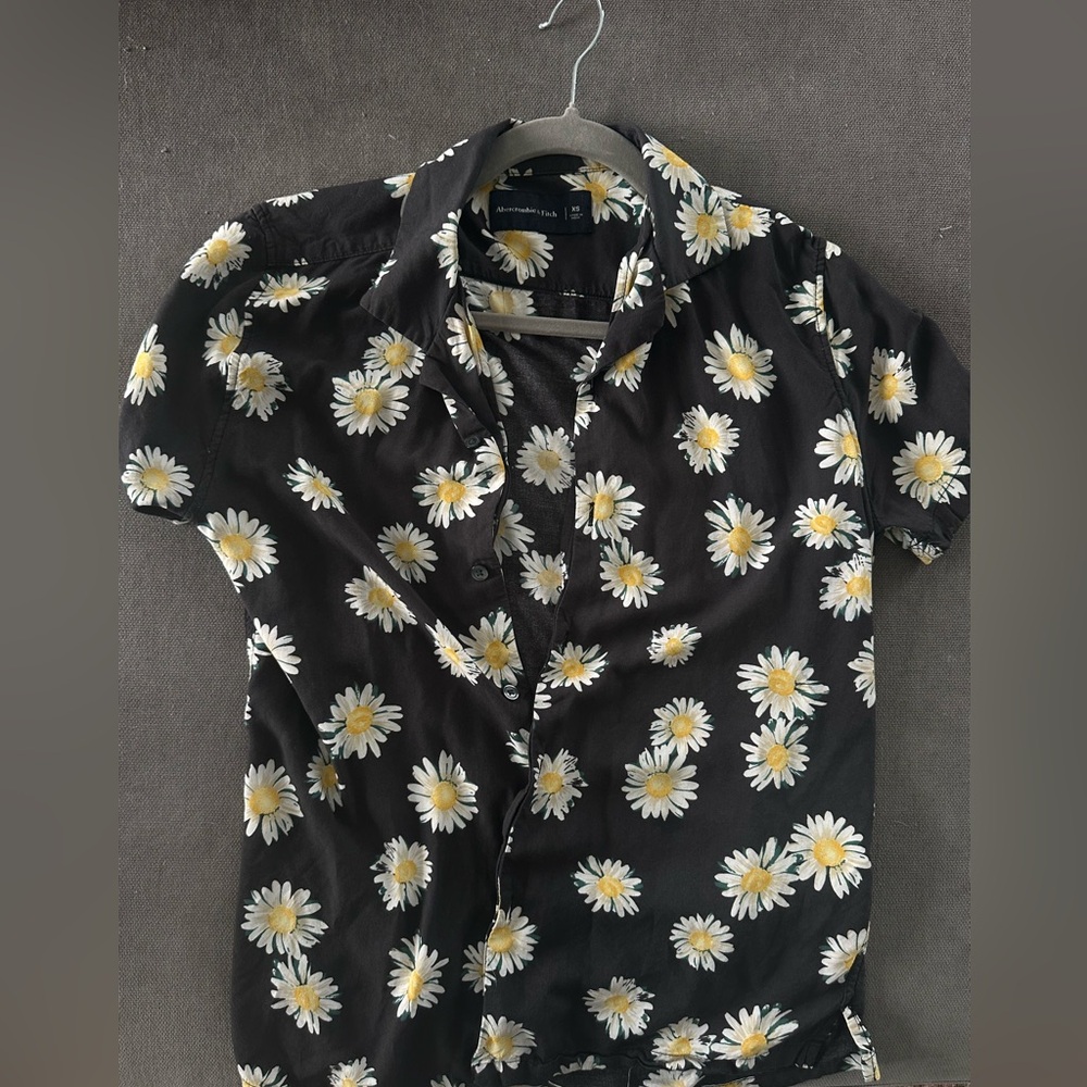 Abercrombie and Fitch Daisy button down